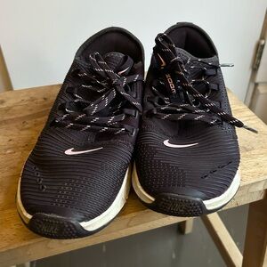 NIKE Air Zoom Elevate Women's Sneakers Size 6.5